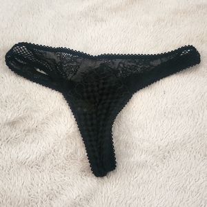 Black low rise thong